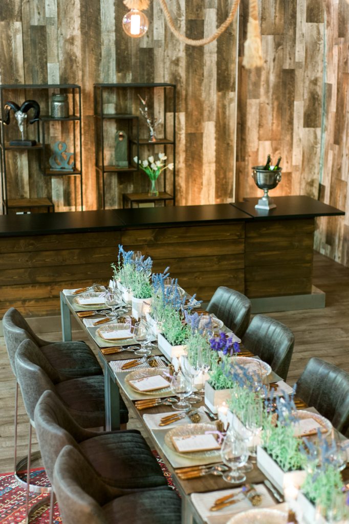 Rustic outdoorsy wedding tabletop