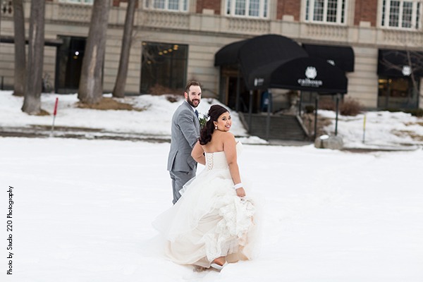 Bride and groom in Minnesota snow
