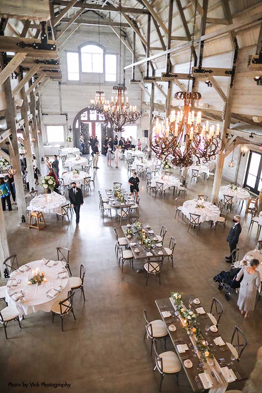 Minnesota barn wedding reception venue