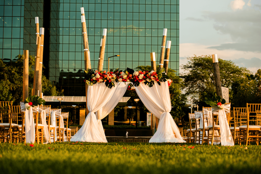 Outdoor hotel wedding ceremony 
