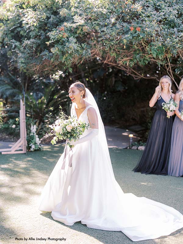 Bride shares first look with bridesmaids